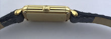 Laden Sie das Bild in den Galerie-Viewer, Omega Quartz